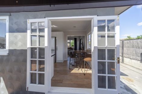 Photo of property in 15 Puketapu Road, Taradale, Napier, 4112