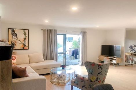 Photo of property in 2/123 Bruce Road, Glenfield, Auckland, 0629