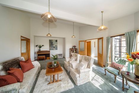 Photo of property in 11 Kinross Drive, Merrilands, New Plymouth, 4312