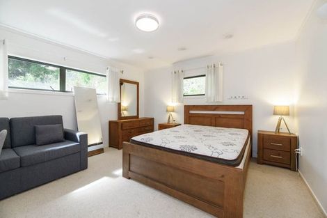 Photo of property in 1008c East Coast Road, Fairview Heights, Auckland, 0630