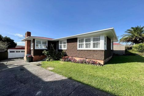 Photo of property in 12 Keats Place, Blockhouse Bay, Auckland, 0600