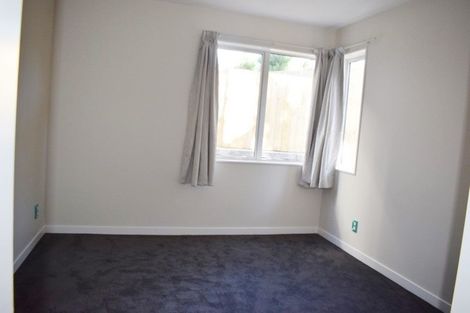 Photo of property in 517 East Coast Road, Murrays Bay, Auckland, 0630