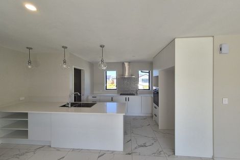 Photo of property in 17 Wexford Crescent, Halswell, Christchurch, 8025