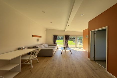 Photo of property in 8 September Place, Forrest Hill, Auckland, 0620