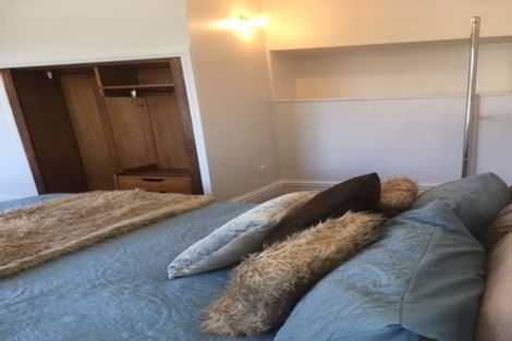 Photo of property in 74 Rolleston Street, Mount Cook, Wellington, 6021