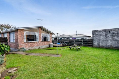 Photo of property in 16 Villa Place, Bell Block, New Plymouth, 4312