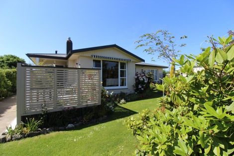 Photo of property in 35 Rhodes Street, Waimate, 7924