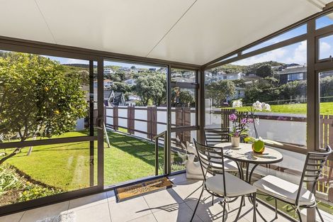 Photo of property in 87 Victory Crescent, Tawa, Wellington, 5028