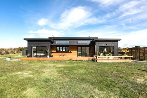 Photo of property in 34 Pourerere Road, Waipawa, 4271