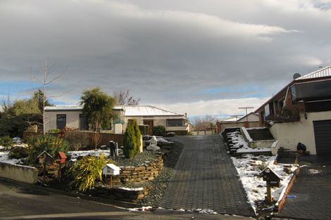 Photo of property in 2b Craig Place, Bridge Hill, Alexandra, 9320