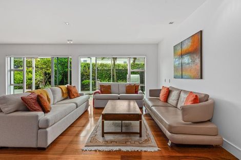 Photo of property in 5/258 Hurstmere Road, Takapuna, Auckland, 0622