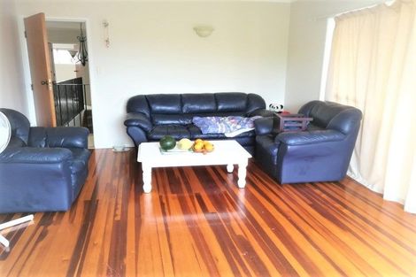 Photo of property in 1 Malters Place, Browns Bay, Auckland, 0630