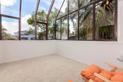 Photo of property in 2 George Laurenson Lane, Mount Roskill, Auckland, 1041