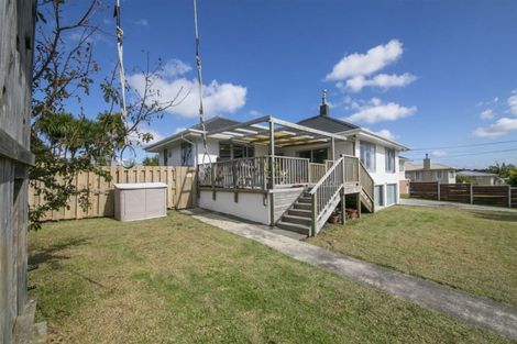 Photo of property in 10 Murray Road, Te Atatu Peninsula, Auckland, 0610