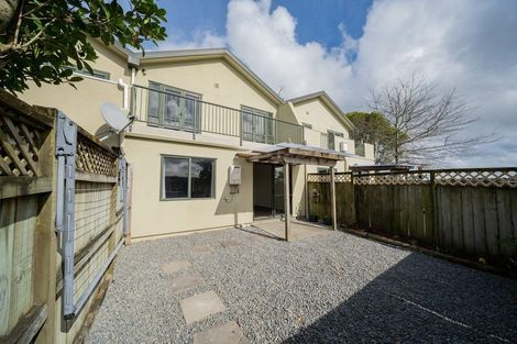 Photo of property in 2/3 Orwell Road, Greenhithe, Auckland, 0632