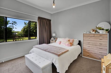 Photo of property in 300 Awai Road, Tarurutangi, New Plymouth, 4372