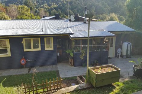 Photo of property in 4 Wattle Grove Road, Lake Okareka, Rotorua, 3076