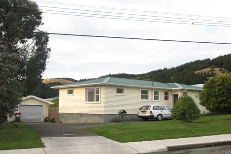 Photo of property in 27 Kaitawa Crescent, Paraparaumu, 5032