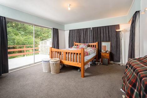 Photo of property in 22 Lincoln Avenue, Tawa, Wellington, 5028
