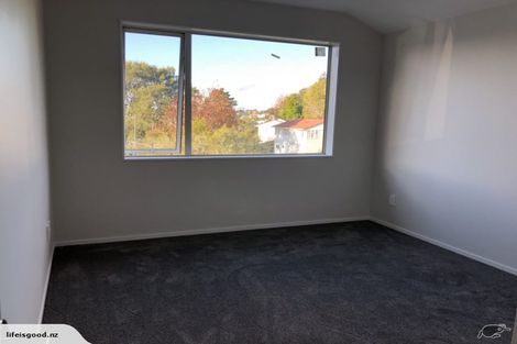 Photo of property in 5a Taurus Crescent, Beach Haven, Auckland, 0626