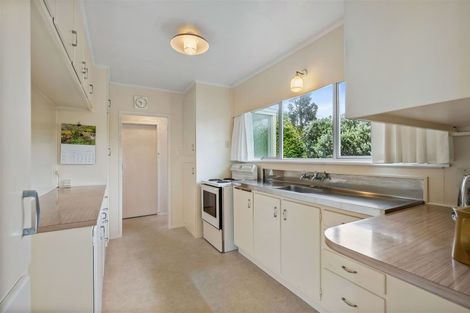 Photo of property in 20 Chivalry Road, Glenfield, Auckland, 0629