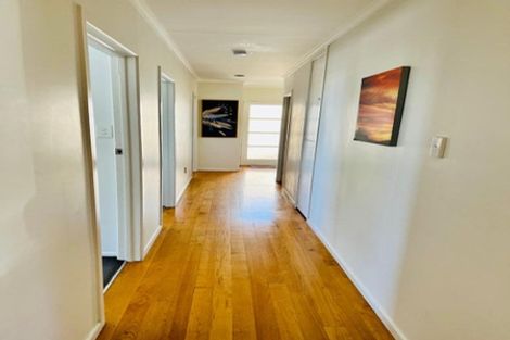 Photo of property in 2/599 Glenfield Road, Totara Vale, Auckland, 0629