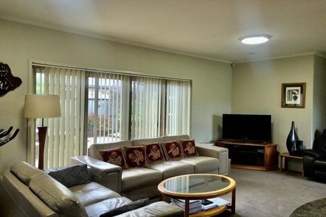 Photo of property in 2 Somerton Drive, Huntington, Hamilton, 3210