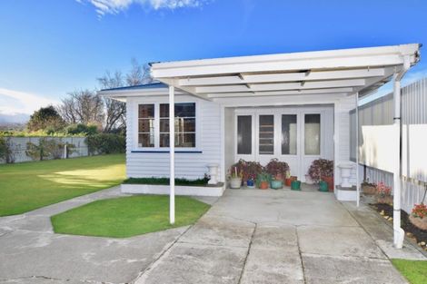 Photo of property in 18 Kent Street, Carterton, 5713