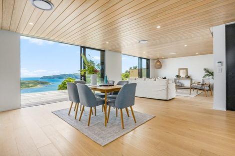 Photo of property in 11 Lauderdale Road, Papakowhai, Porirua, 5024