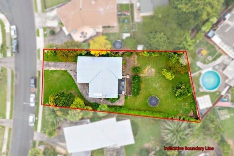 Photo of property in 12 La Trobe Street, Pakuranga Heights, Auckland, 2010