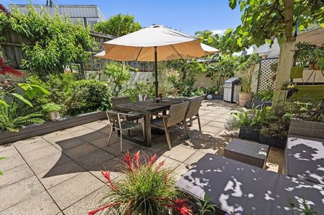 Photo of property in 2/20 Fifth Avenue, Tauranga, 3110
