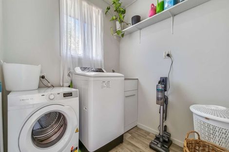 Photo of property in 91 Aquarius Drive, Kawaha Point, Rotorua, 3010