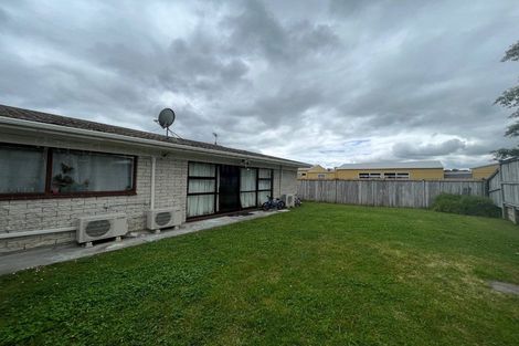 Photo of property in 80a Millbrook Road, Henderson, Auckland, 0612