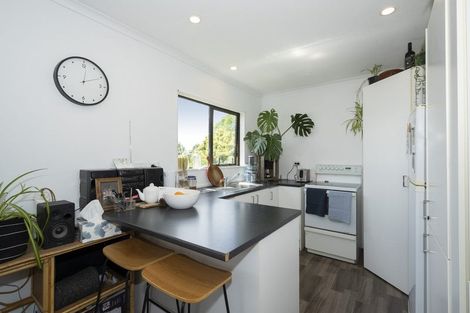 Photo of property in 28 Beauchamp Drive, Massey, Auckland, 0614