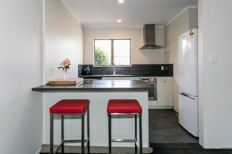 Photo of property in 2/802 Victoria Street, Parkvale, Hastings, 4122