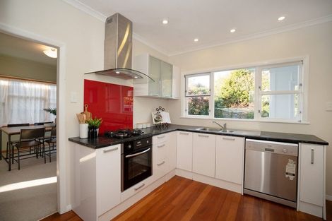 Photo of property in 6 Swansea Street, Hokowhitu, Palmerston North, 4410