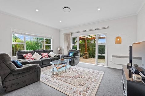 Photo of property in 1 Malbec Place, Huapai, Kumeu, 0810