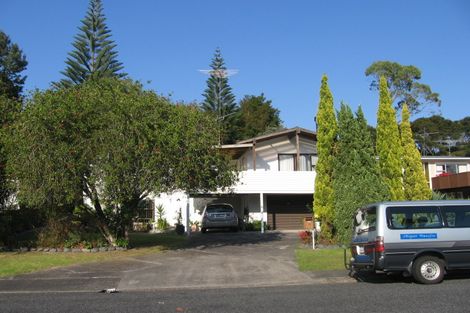 Photo of property in 17 Halberg Street, Glenfield, Auckland, 0629
