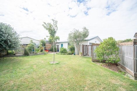 Photo of property in 53 Raglan Avenue, Cloverlea, Palmerston North, 4412