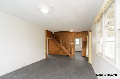 Photo of property in 5 Rangitira Avenue, Palmerston North, 4414