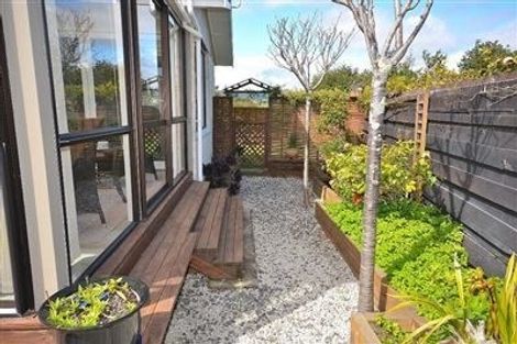 Photo of property in 16 Hastings Street, Waikanae Beach, Waikanae, 5036