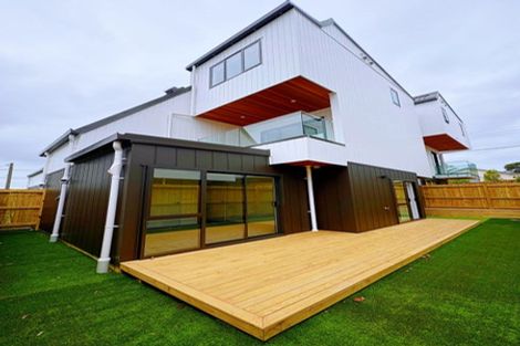 Photo of property in 14b Elcoat Avenue, Te Atatu South, Auckland, 0610
