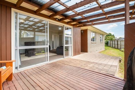 Photo of property in 21 Rhonda Avenue, Deanwell, Hamilton, 3206