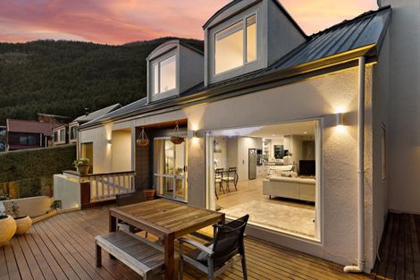 Photo of property in 1 Arawata Terrace, Fernhill, Queenstown, 9300