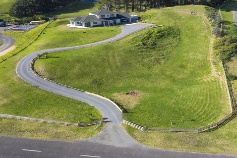 Photo of property in 100 Harakeke Road, Te Horo, Otaki, 5581