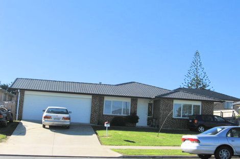 Photo of property in 52 Glenveagh Park Drive, Weymouth, Auckland, 2103