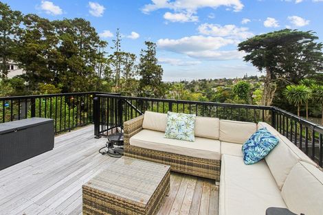 Photo of property in 37 Derwent Crescent, Titirangi, Auckland, 0604