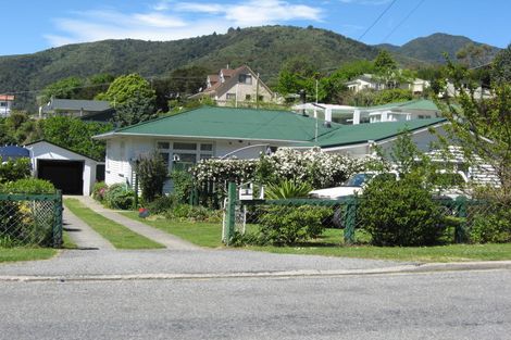 Photo of property in 8 Cornwall Street, Picton, 7220
