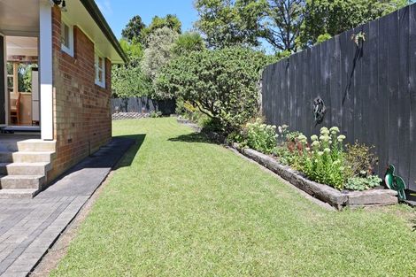 Photo of property in 3 Tracey Terrace, Te Atatu South, Auckland, 0602