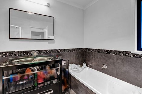 Photo of property in 40 Redwood Crescent, Hurdon, New Plymouth, 4310